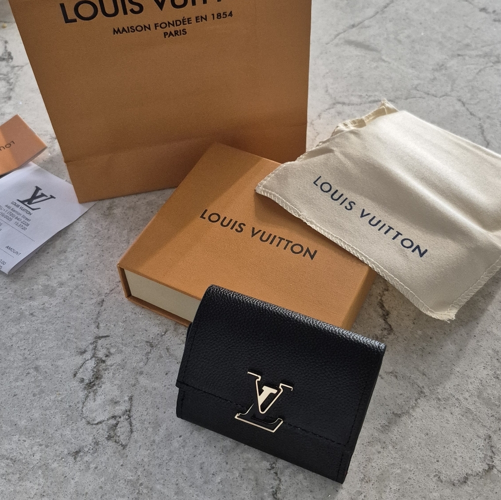 Louis Vuitton Black Leather Key Wallet - Picture 2 of 5